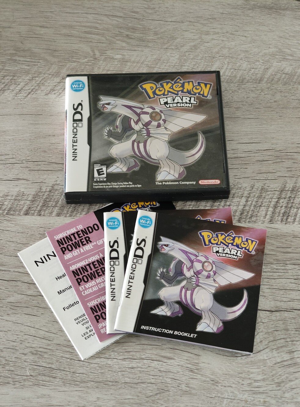 Nintendo DS Pokémon Pearl Version - CIB - Complete In Box